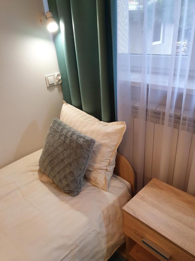 Hostel Mleczna - Metro Zacisze وارسو المظهر الخارجي الصورة