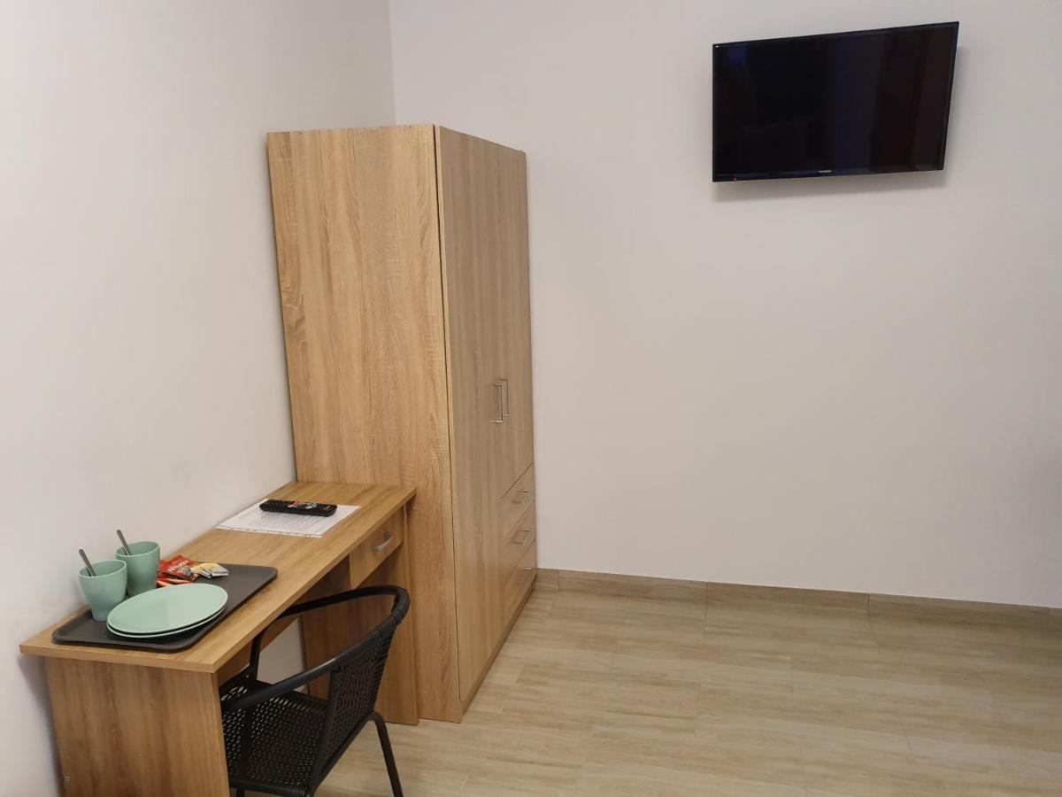 Hostel Mleczna - Metro Zacisze وارسو المظهر الخارجي الصورة