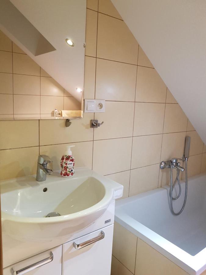 Hostel Mleczna - Metro Zacisze وارسو المظهر الخارجي الصورة