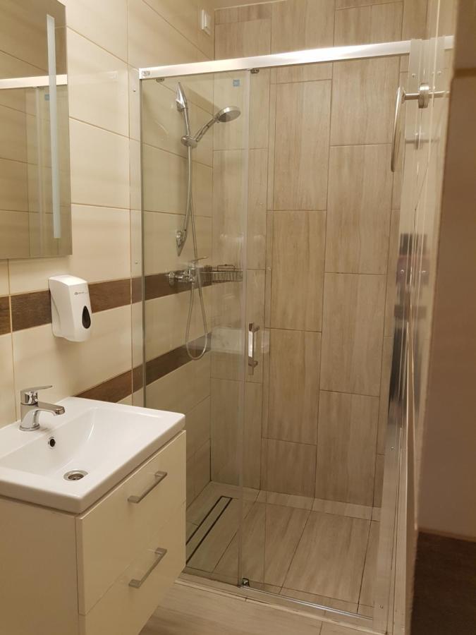 Hostel Mleczna - Metro Zacisze وارسو المظهر الخارجي الصورة