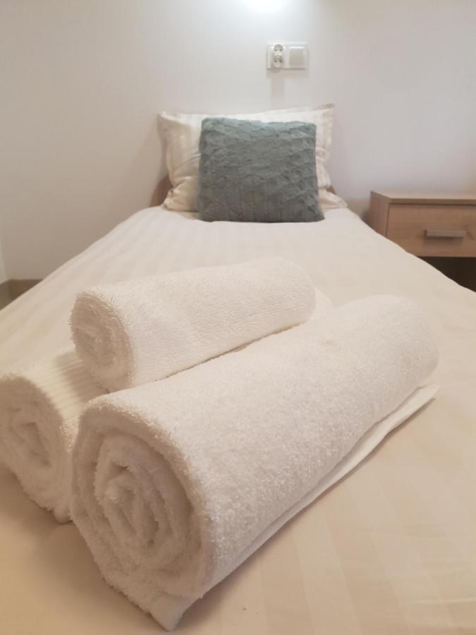 Hostel Mleczna - Metro Zacisze وارسو المظهر الخارجي الصورة